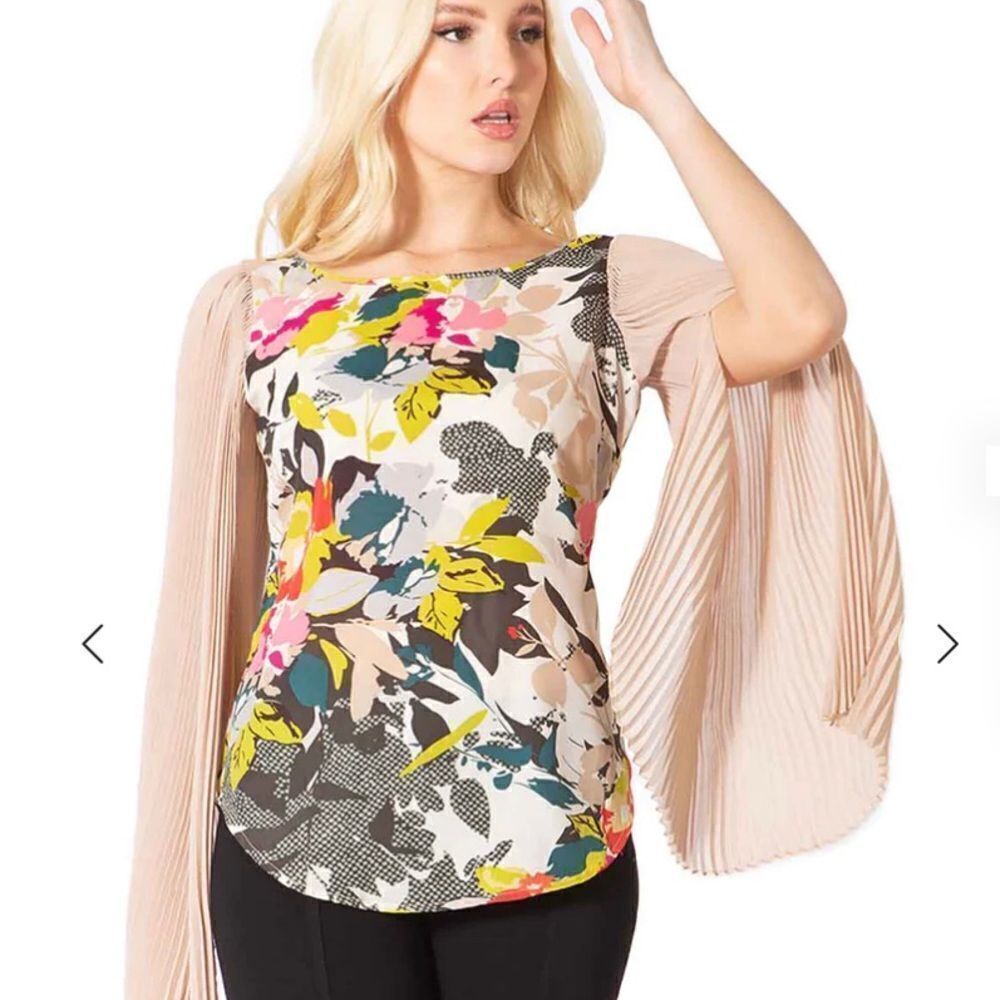 Ck Heaven floral with tan pleated open sleeve top size medium
